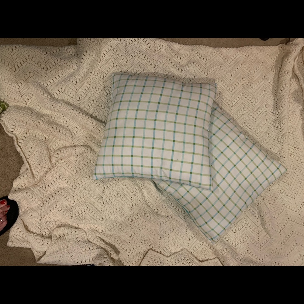 Throw pillow set